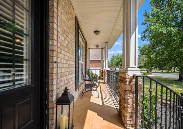 Photo 2 of Single family home for sale at 1938 Cliffview Ct, Murfreesboro, TN 37128 | MLS# 3547142 | Listing updated on 2026-10-07