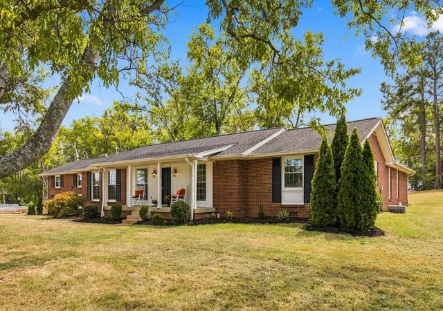 Photo 2 of Single family home for sale at 721 Lambert Dr, Nashville, TN 37220 | MLS# 3547202 | Listing updated on 2026-09-14