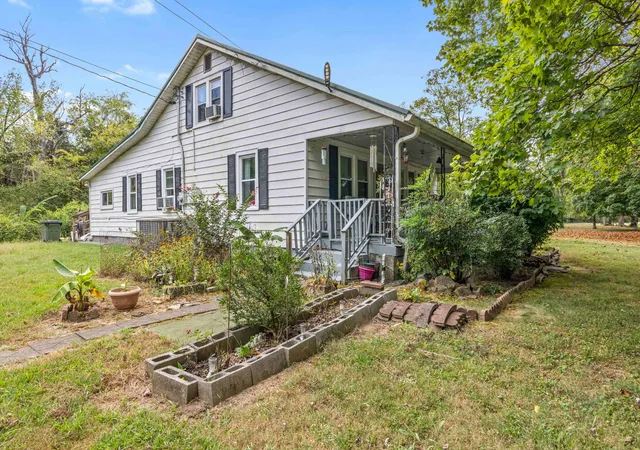 Photo 3 of Single family home for sale at 2174 Tinnin Rd, Goodlettsville, TN 37072 | MLS# 3547102 | Listing updated on 2026-09-30