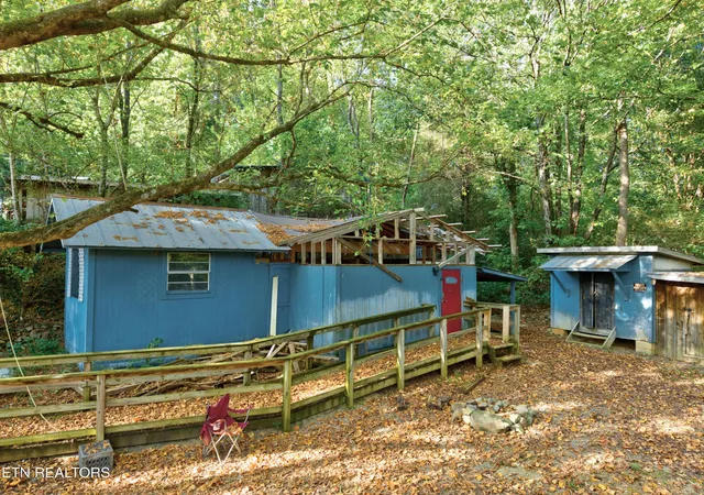 Photo 4 of Single family home for sale at 4003 Hatcher Holw Rd, Walland, TN 37886 | MLS# 3602023 | Listing updated on 2026-09-28