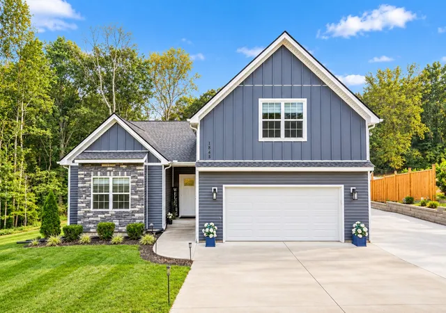 Single family home for sale at 1845 Dinsmore Rd, Clarksville, TN 37040 | MLS# 3592562