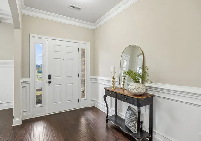 Photo 3 of Single family home for sale at 2191 Bandera Dr, Clarksville, TN 37042 | MLS# 3594143 | Listing updated on 2026-10-15