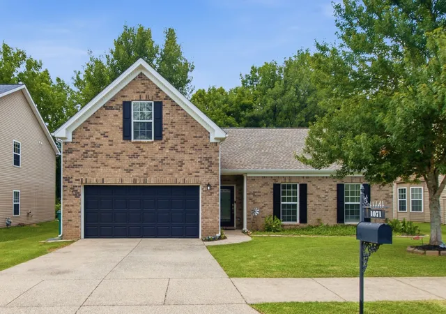 Photo 1 of Single family home for sale at 1071 Countess Ln, Spring Hill, TN 37174 | MLS# 3594094 | Listing updated on 2026-10-01