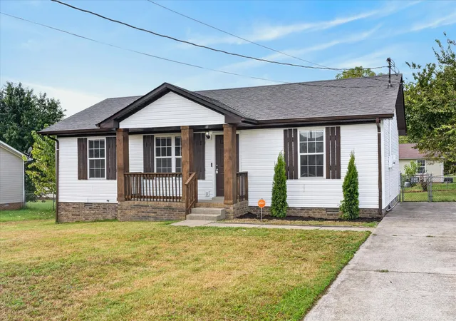 Photo 3 of Single family home for sale at 1006 Bush Ave, Oak Grove, KY 42262 | MLS# 3547144 | Listing updated on 2026-09-21
