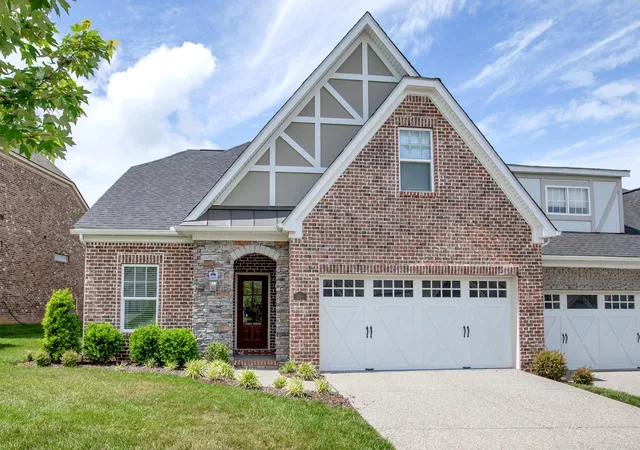 Photo 1 of Single family home for sale at 886 Cherry Grv Dr, Hendersonville, TN 37075 | MLS# 3547699 | Listing updated on 2026-09-13