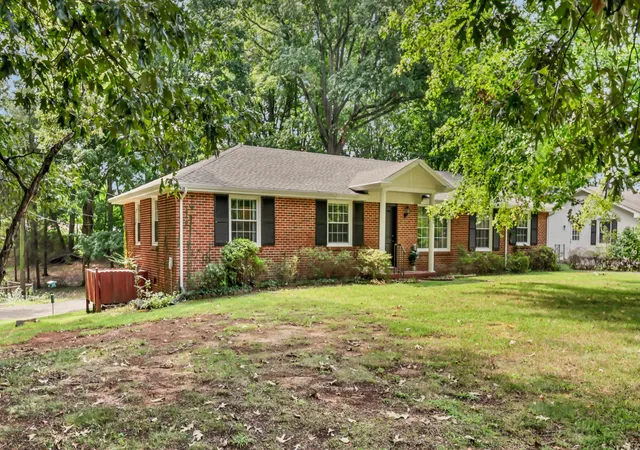 Photo 2 of Single family home for sale at 2097 Post Rd, Clarksville, TN 37043 | MLS# 3547771 | Listing updated on 2026-09-13