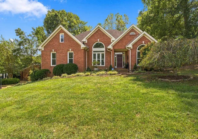 Photo 1 of Single family home for sale at 8207 Poplar Crk Rd, Nashville, TN 37221 | MLS# 3596242 | Listing updated on 2026-09-23