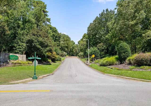 Photo 3 of Townhouse for sale at 5937 Rainbow Springs Dr, Chattanooga, TN 37416 | MLS# 3547153 | Listing updated on 2026-09-17