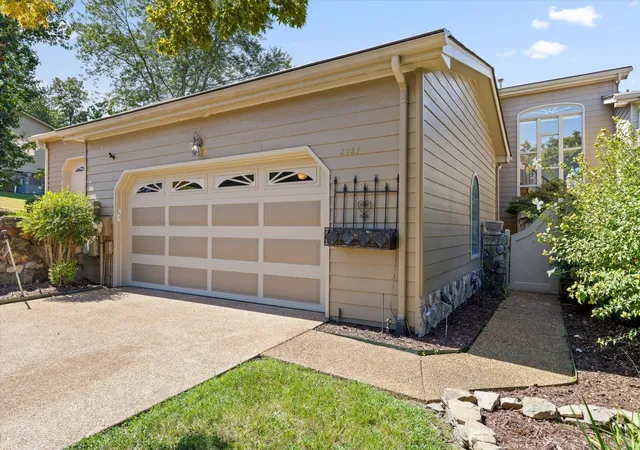 Photo 4 of Townhouse for sale at 5937 Rainbow Springs Dr, Chattanooga, TN 37416 | MLS# 3547153 | Listing updated on 2026-09-14