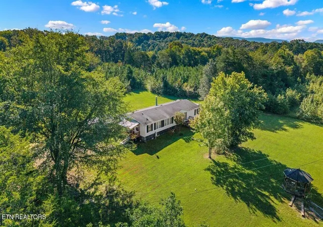 Photo 2 of Manufactured home for sale at 141 County Rd 623, Etowah, TN 37331 | MLS# 3547173 | Listing updated on 2026-09-24