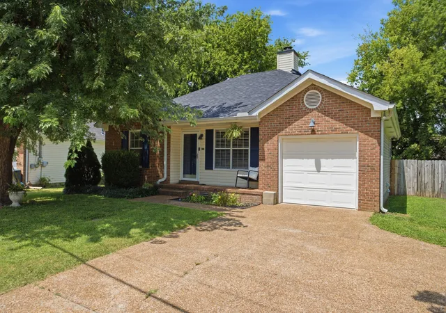 Photo 3 of Single family home for sale at 365 N Birchwood Dr, Hendersonville, TN 37075 | MLS# 3602890 | Listing updated on 2026-10-22