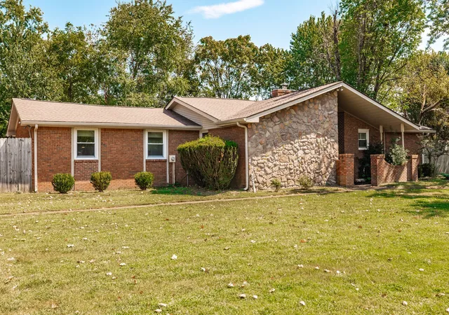 Photo 2 of Single family home for sale at 321 Douglas Bnd Rd, Gallatin, TN 37066 | MLS# 3547701 | Listing updated on 2026-09-13