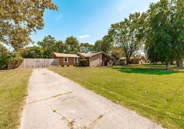 Photo 3 of Single family home for sale at 321 Douglas Bnd Rd, Gallatin, TN 37066 | MLS# 3547701 | Listing updated on 2026-09-13
