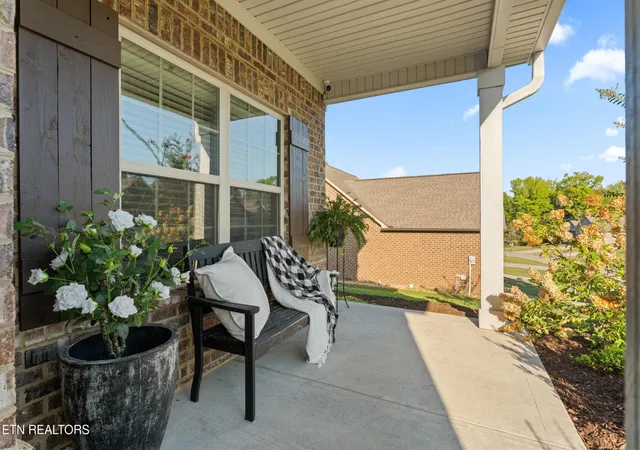 Photo 3 of Single family home for sale at 186 Dynasty Dr, Lenoir City, TN 37771 | MLS# 3547196 | Listing updated on 2026-09-21