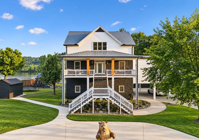 Photo 2 of Single family home for sale at 1001 Cumberland Dr, Chapmansboro, TN 37035 | MLS# 3547708 | Listing updated on 2026-09-30
