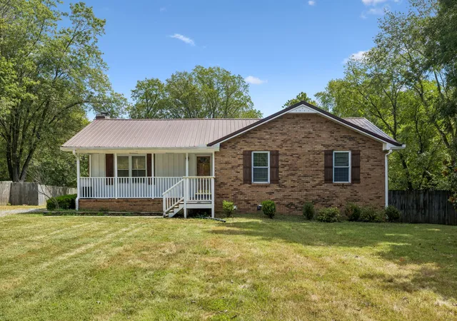 Photo 1 of Single family home for sale at 444 South Rd, Cottontown, TN 37048 | MLS# 3592033 | Listing updated on 2026-09-30