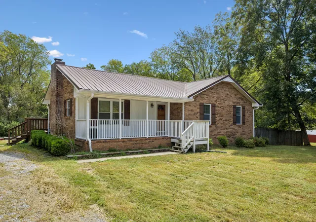 Photo 2 of Single family home for sale at 444 South Rd, Cottontown, TN 37048 | MLS# 3592033 | Listing updated on 2026-09-30