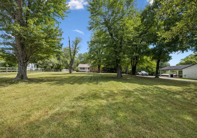 Photo 3 of Single family home for sale at 444 South Rd, Cottontown, TN 37048 | MLS# 3592033 | Listing updated on 2026-09-30