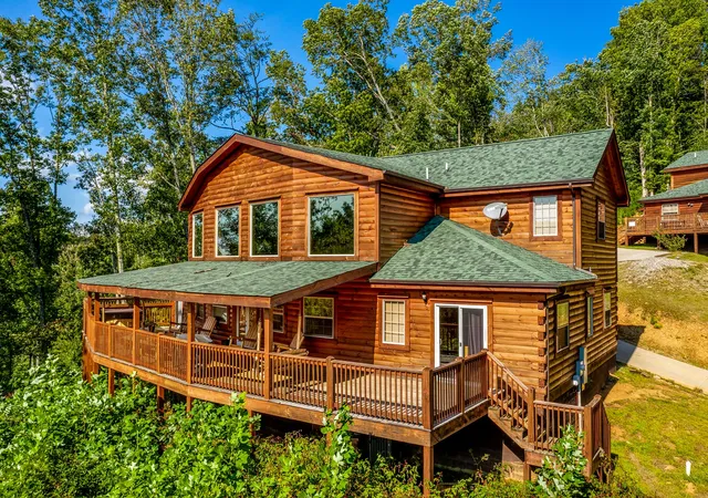 Photo 2 of Mansion for sale at 2205 Meredith Way, Sevierville, TN 37876 | MLS# 3597303 | Listing updated on 2026-09-21