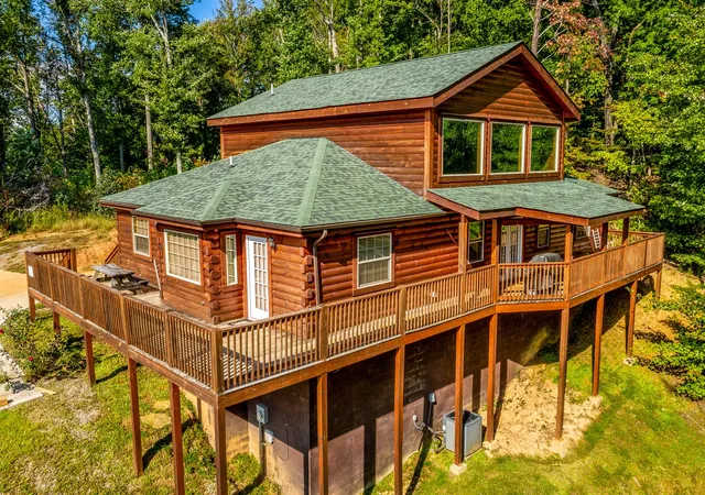 Photo 3 of Mansion for sale at 2205 Meredith Way, Sevierville, TN 37876 | MLS# 3597303 | Listing updated on 2026-09-21