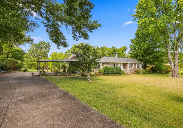 Photo 2 of Single family home for sale at 500 Skyline Dr S, Lewisburg, TN 37091 | MLS# 3547241 | Listing updated on 2026-09-12