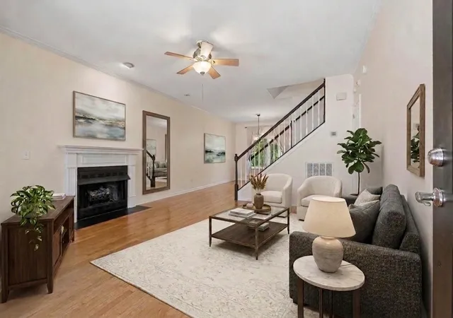 Photo 4 of Single family home for sale at 909 Buckskin Ct, Nashville, TN 37221 | MLS# 3594306 | Listing updated on 2026-09-19