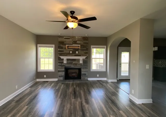 Photo 3 of Single family home for sale at 1033 Garner Hills Dr, Clarksville, TN 37042 | MLS# 3547243 | Listing updated on 2026-09-12