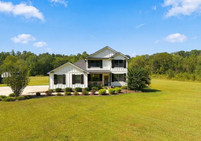 Photo 1 of Single family home for sale at 2848 Garners Crk Rd, Dickson, TN 37055 | MLS# 3547253 | Listing updated on 2026-10-08