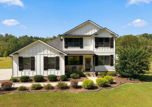 Photo 2 of Single family home for sale at 2848 Garners Crk Rd, Dickson, TN 37055 | MLS# 3547253 | Listing updated on 2026-10-08