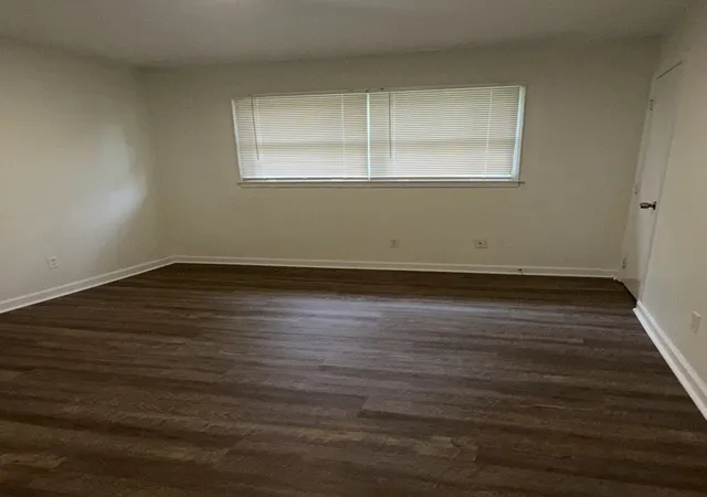 Photo 15 of Single family home for sale at 125 Boxwood Dr, Hopkinsville, KY 42240 | MLS# 3547256 | Listing updated on 2026-09-13