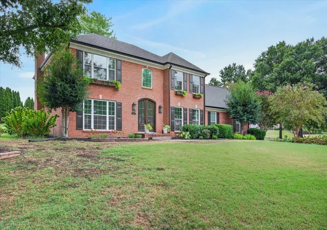 Photo 3 of Single family home for sale at 407 Savannah Tr Dr, Clarksville, TN 37043 | MLS# 3547841 | Listing updated on 2026-10-23