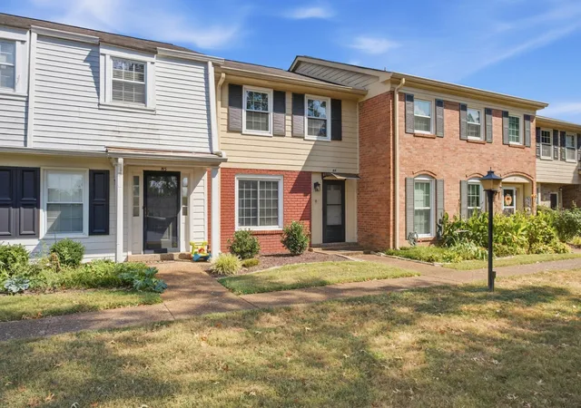 Townhouse for sale at 8207 Sawyer Brown Rd #M4, Nashville, TN 37221 | MLS# 3593687