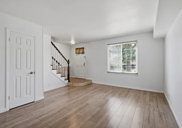 Listing Photo 1 - Condo for sale in building located at 8207 Sawyer Brown Rd, Nashville, TN 37221 - Unit #M4