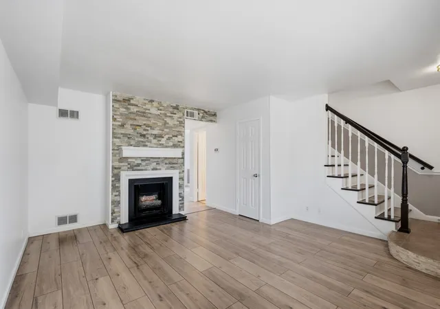 Photo 4 of Townhouse for sale at 8207 Sawyer Brown Rd #M4, Nashville, TN 37221 | MLS# 3593687 | Listing updated on 2026-09-18