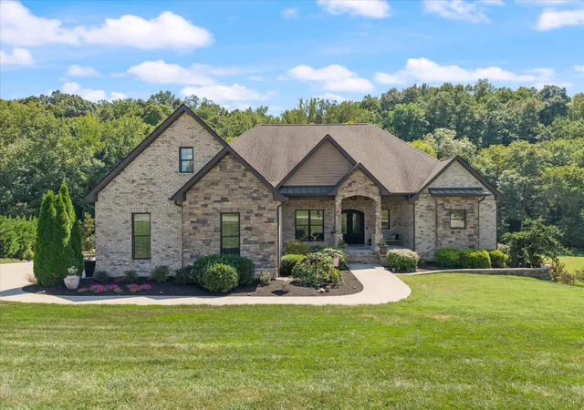 Photo 1 of Single family home for sale at 341 Brigg Dr, Clarksville, TN 37043 | MLS# 3592190 | Listing updated on 2026-09-19
