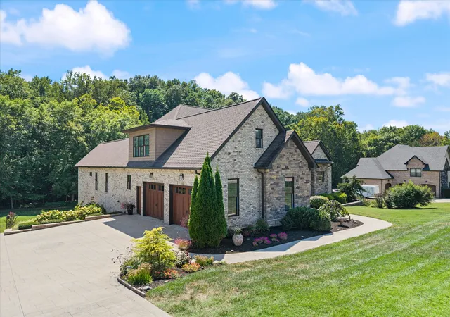 Photo 2 of Single family home for sale at 341 Brigg Dr, Clarksville, TN 37043 | MLS# 3592190 | Listing updated on 2026-09-19