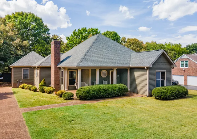 Photo 2 of Single family home for sale at 118 Deerfield Dr, Columbia, TN 38401 | MLS# 3598054 | Listing updated on 2026-09-24