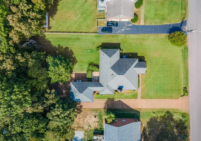 Photo 3 of Single family home for sale at 118 Deerfield Dr, Columbia, TN 38401 | MLS# 3598054 | Listing updated on 2026-09-24