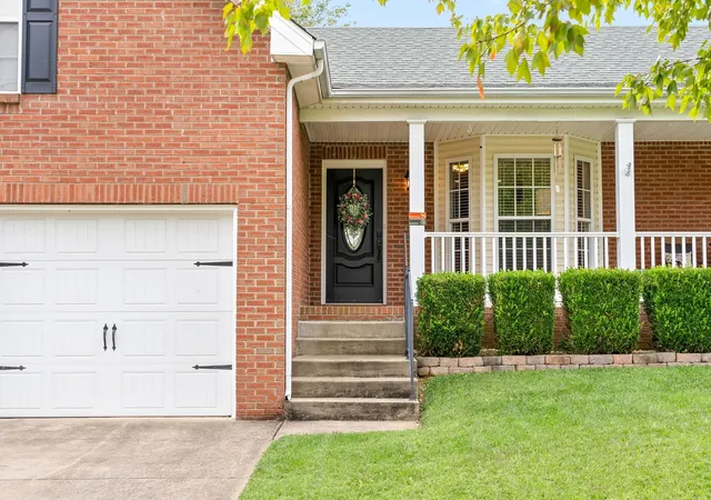 Photo 2 of Single family home for sale at 3925 Justene Ct, Clarksville, TN 37040 | MLS# 3592097 | Listing updated on 2026-10-26