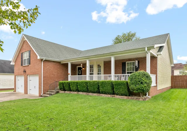 Photo 3 of Single family home for sale at 3925 Justene Ct, Clarksville, TN 37040 | MLS# 3592097 | Listing updated on 2026-10-26