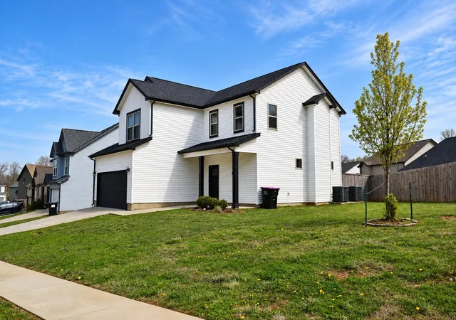 Photo 3 of Single family home for sale at 307 Lugano Ln, Clarksville, TN 37040 | MLS# 3547842 | Listing updated on 2026-09-14