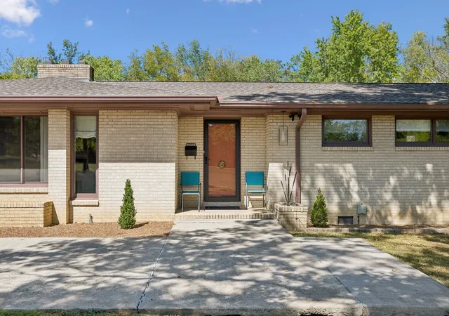 Photo 4 of Single family home for sale at 504 N Pawnee Dr, Springfield, TN 37172 | MLS# 3612050 | Listing updated on 2026-10-07