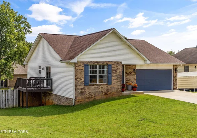 Photo 3 of Single family home for sale at 1326 Raulston Rd, Maryville, TN 37803 | MLS# 3547902 | Listing updated on 2026-09-20