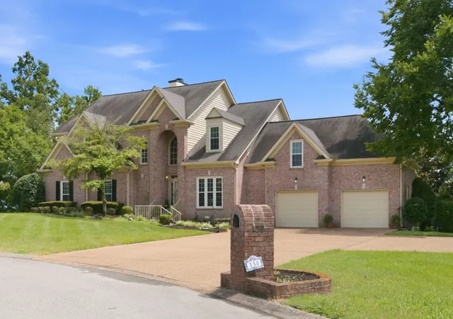 Photo 2 of Single family home for sale at 150 Temple Crst Trl, Franklin, TN 37069 | MLS# 3548066 | Listing updated on 2026-10-07