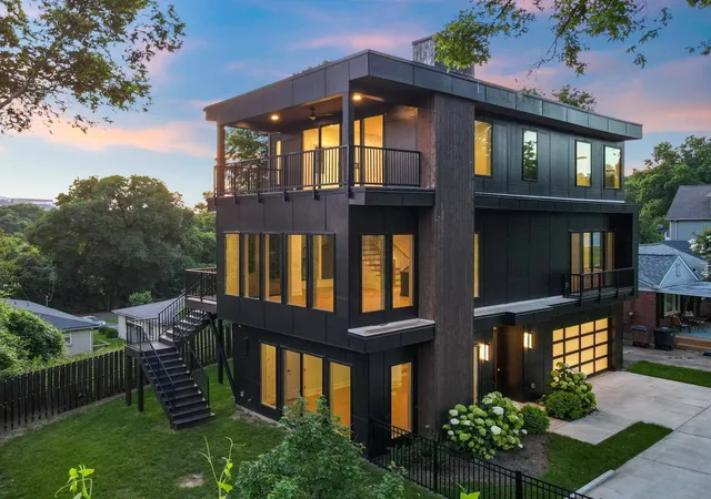 Photo 1 of Single family home for sale at 189 53rd Avenue N, Nashville, TN 37209 | MLS# 3594209 | Listing updated on 2026-10-04