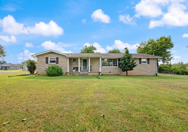 Single family home for sale at 7559 Scottsville Rd, Lafayette, TN 37083 | MLS# 3547958