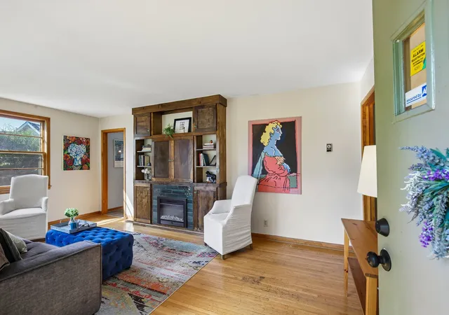 Photo 2 of Single family home for sale at 2014 Warden Dr, Nashville, TN 37216 | MLS# 3594605 | Listing updated on 2026-10-05