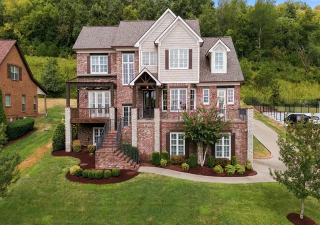 Photo 1 of Single family home for sale at 1647 Valle Verde Dr, Brentwood, TN 37027 | MLS# 3592195 | Listing updated on 2026-09-18