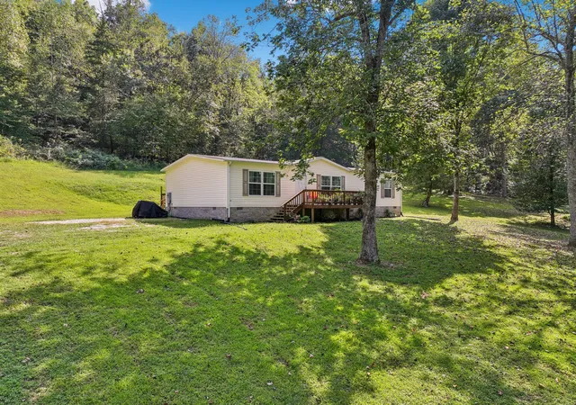 Photo 2 of Manufactured home for sale at 112 Austin Holw Rd, Pleasant Shade, TN 37145 | MLS# 3594215 | Listing updated on 2026-10-07