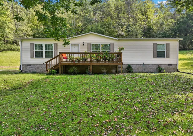Photo 3 of Manufactured home for sale at 112 Austin Holw Rd, Pleasant Shade, TN 37145 | MLS# 3594215 | Listing updated on 2026-10-07